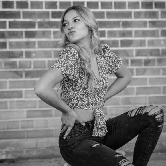 Meet your Posher, Emma - Picture 1 of 1